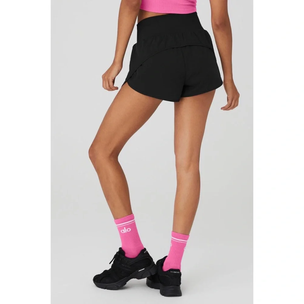 Alo Yoga Gold Medal Short Black XXS